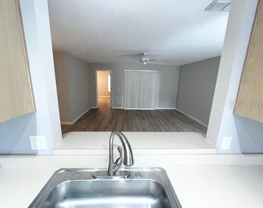 2024 Donegan Place - Photo Thumbnail 10