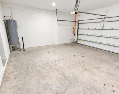9868 Walkway Drive - Photo Thumbnail 25