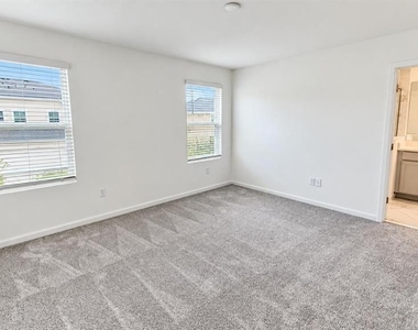9868 Walkway Drive - Photo Thumbnail 9