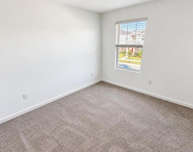 9868 Walkway Drive - Photo Thumbnail 18
