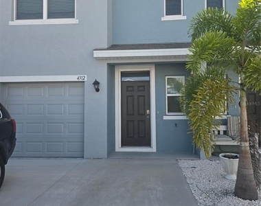 4312 Red Banks Lane - Photo Thumbnail 18