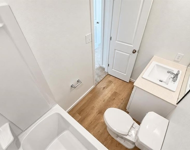2492 Bevel Lane - Photo Thumbnail 7