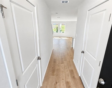 2492 Bevel Lane - Photo Thumbnail 3
