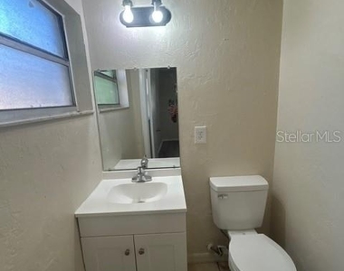 2444 Grandview Avenue - Photo Thumbnail 11
