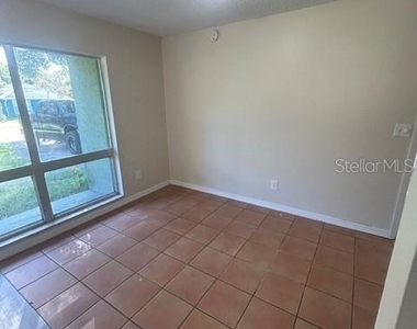 2444 Grandview Avenue - Photo Thumbnail 3