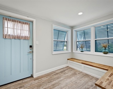118 Roberta Road - Photo Thumbnail 6