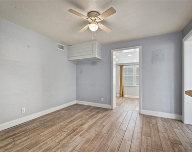 118 Roberta Road - Photo Thumbnail 8