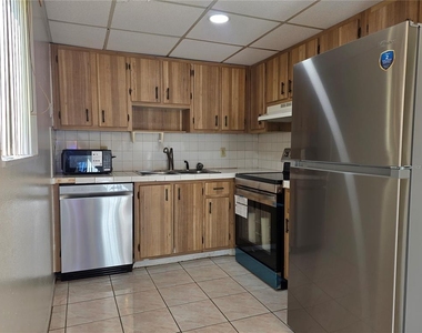 2713 Oak Park Way - Photo Thumbnail 7