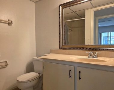 2713 Oak Park Way - Photo Thumbnail 17