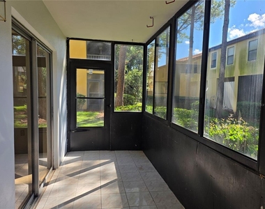 2713 Oak Park Way - Photo Thumbnail 13