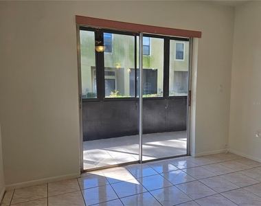 2713 Oak Park Way - Photo Thumbnail 12