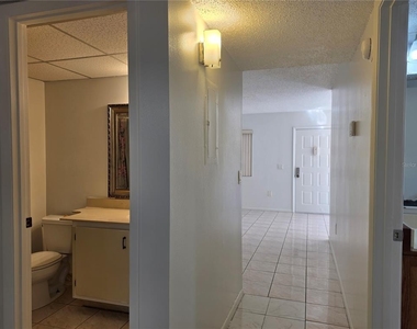 2713 Oak Park Way - Photo Thumbnail 16