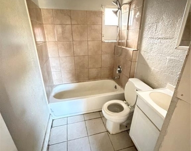 10 Lenox Court - Photo Thumbnail 7