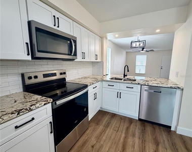 615 Casa Park Court - Photo Thumbnail 4