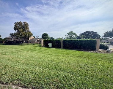 615 Casa Park Court - Photo Thumbnail 17