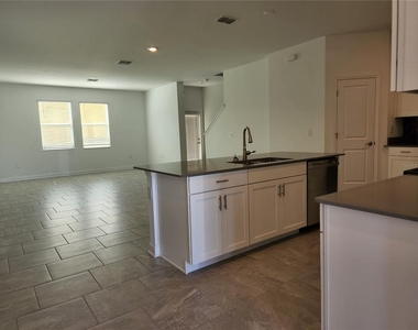 2991 Addison Boulevard - Photo Thumbnail 2