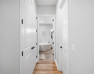 3994 Woodland Retreat Boulevard - Photo Thumbnail 14