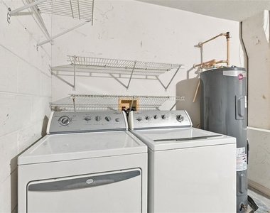 10806 Brown Trout Circle - Photo Thumbnail 21