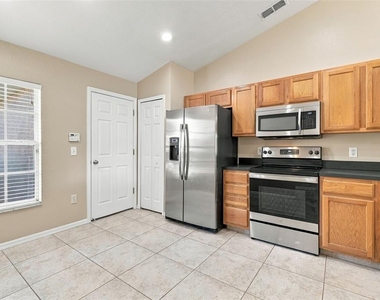 10806 Brown Trout Circle - Photo Thumbnail 5