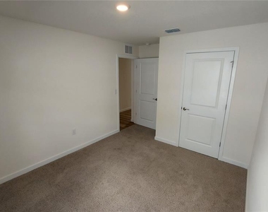 3035 Ne 20th Terrace - Photo Thumbnail 9