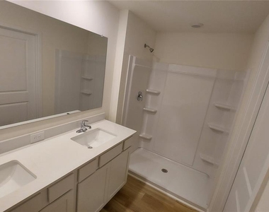 3035 Ne 20th Terrace - Photo Thumbnail 8