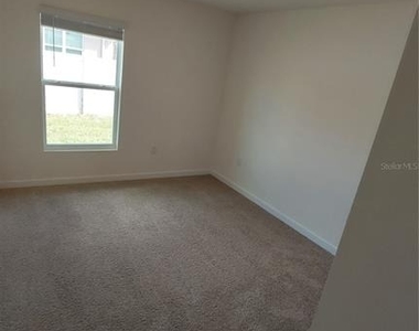 3035 Ne 20th Terrace - Photo Thumbnail 13