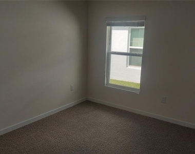 3035 Ne 20th Terrace - Photo Thumbnail 10