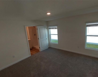 3035 Ne 20th Terrace - Photo Thumbnail 7