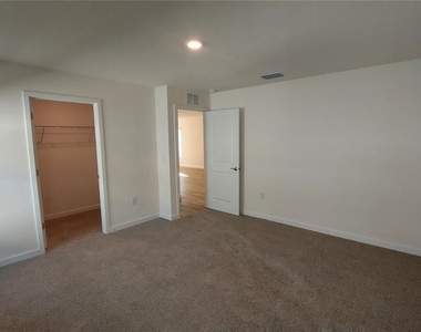 3035 Ne 20th Terrace - Photo Thumbnail 6