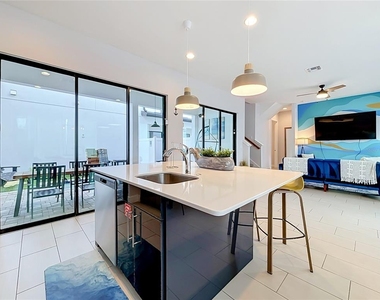 235 Villa Domani Circle - Photo Thumbnail 16