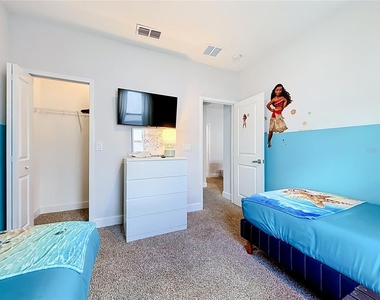 235 Villa Domani Circle - Photo Thumbnail 38