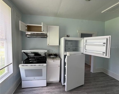 704 Tennessee Street - Photo Thumbnail 7