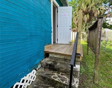 704 Tennessee Street - Photo Thumbnail 12