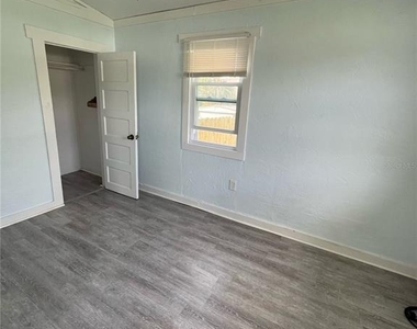 704 Tennessee Street - Photo Thumbnail 4