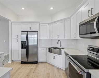 2315 Upper Park Road - Photo Thumbnail 10