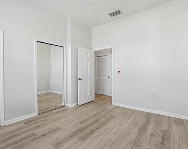 2315 Upper Park Road - Photo Thumbnail 23