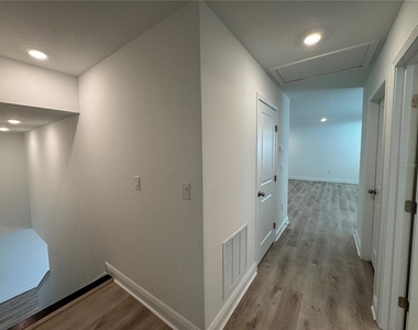 2140 Axel Street - Photo Thumbnail 27