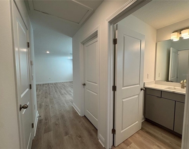 2140 Axel Street - Photo Thumbnail 31