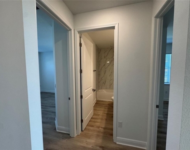 2140 Axel Street - Photo Thumbnail 35