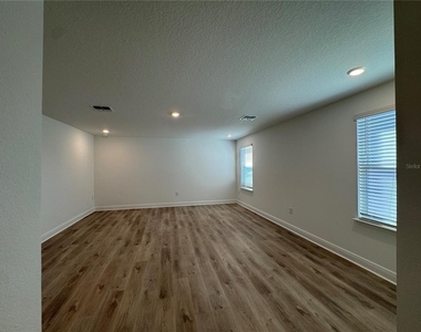 2140 Axel Street - Photo Thumbnail 36