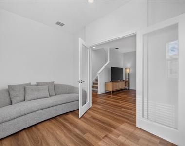 15669 Water Spring Boulevard - Photo Thumbnail 4