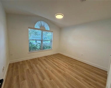 2130 Corner School Dr - Photo Thumbnail 13