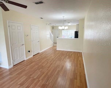 1261 Pepperdine Lane - Photo Thumbnail 7