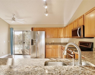 613 Canby Circle - Photo Thumbnail 9