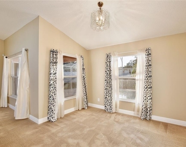 613 Canby Circle - Photo Thumbnail 5