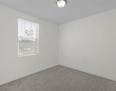 1329 Oak Valley Drive - Photo Thumbnail 16