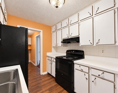 1003 W 9th Street - Photo Thumbnail 6