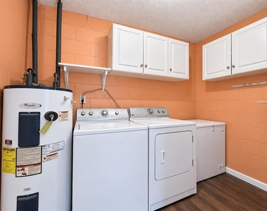 1003 W 9th Street - Photo Thumbnail 27