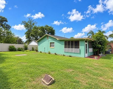 1003 W 9th Street - Photo Thumbnail 28