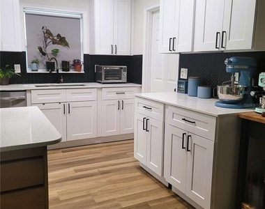 2732 Walnut Street - Photo Thumbnail 5